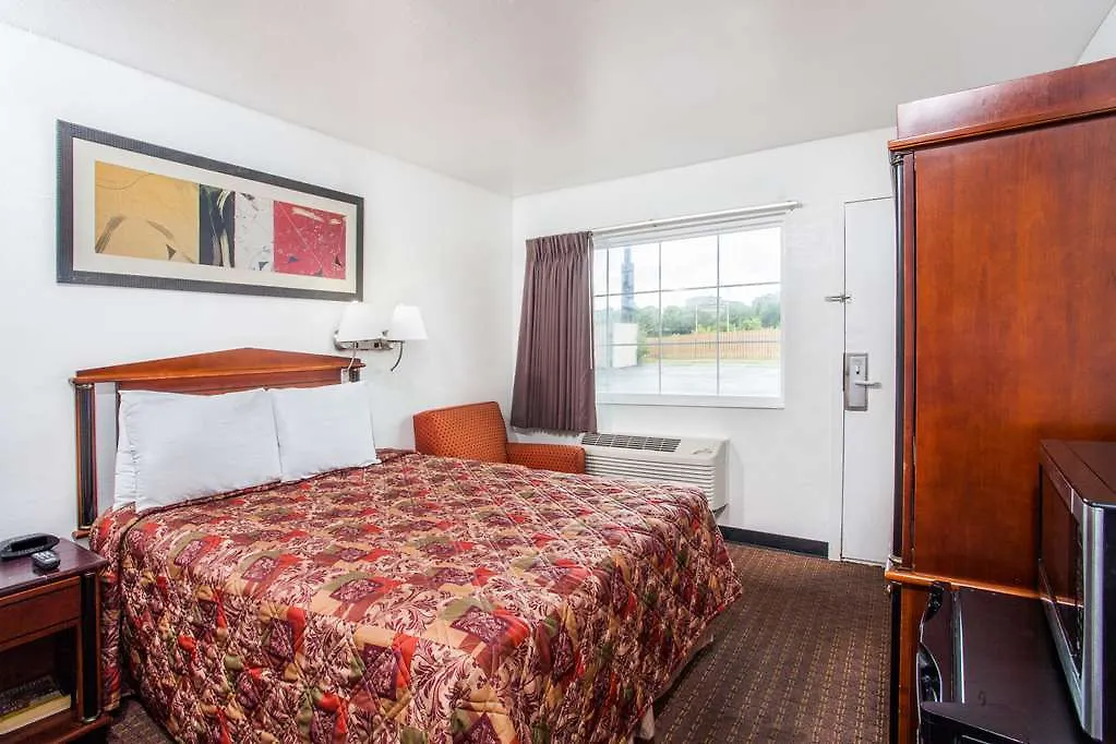 Rodeway Inn Nashville Airport South Hotel